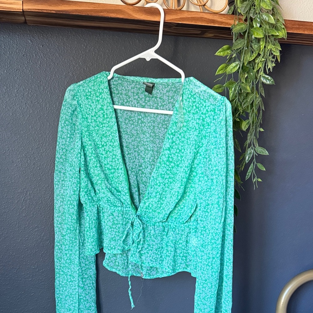 Wild Fable Floral Green Women's Top